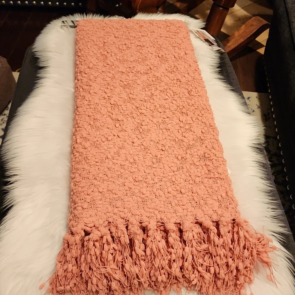 New Wendy Bellisimo Throw in Peachy Mauve Pink